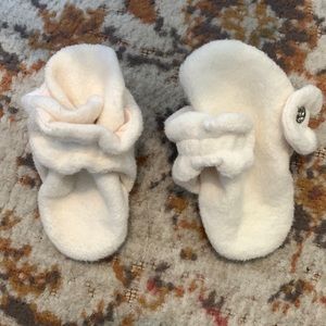 Zutano fleece booties EUC size 3m cream/off white